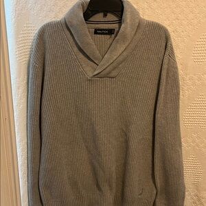 Nautica V-Neck Sweater in Light Gray